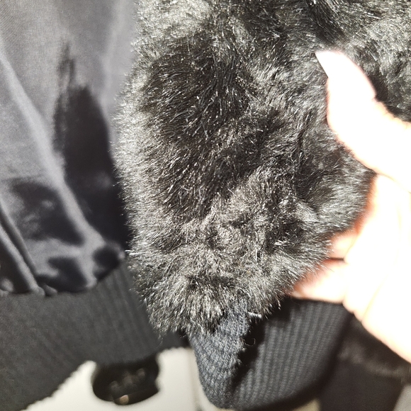 EUC bebe Faux fur crop jacket - Picture 4 of 7